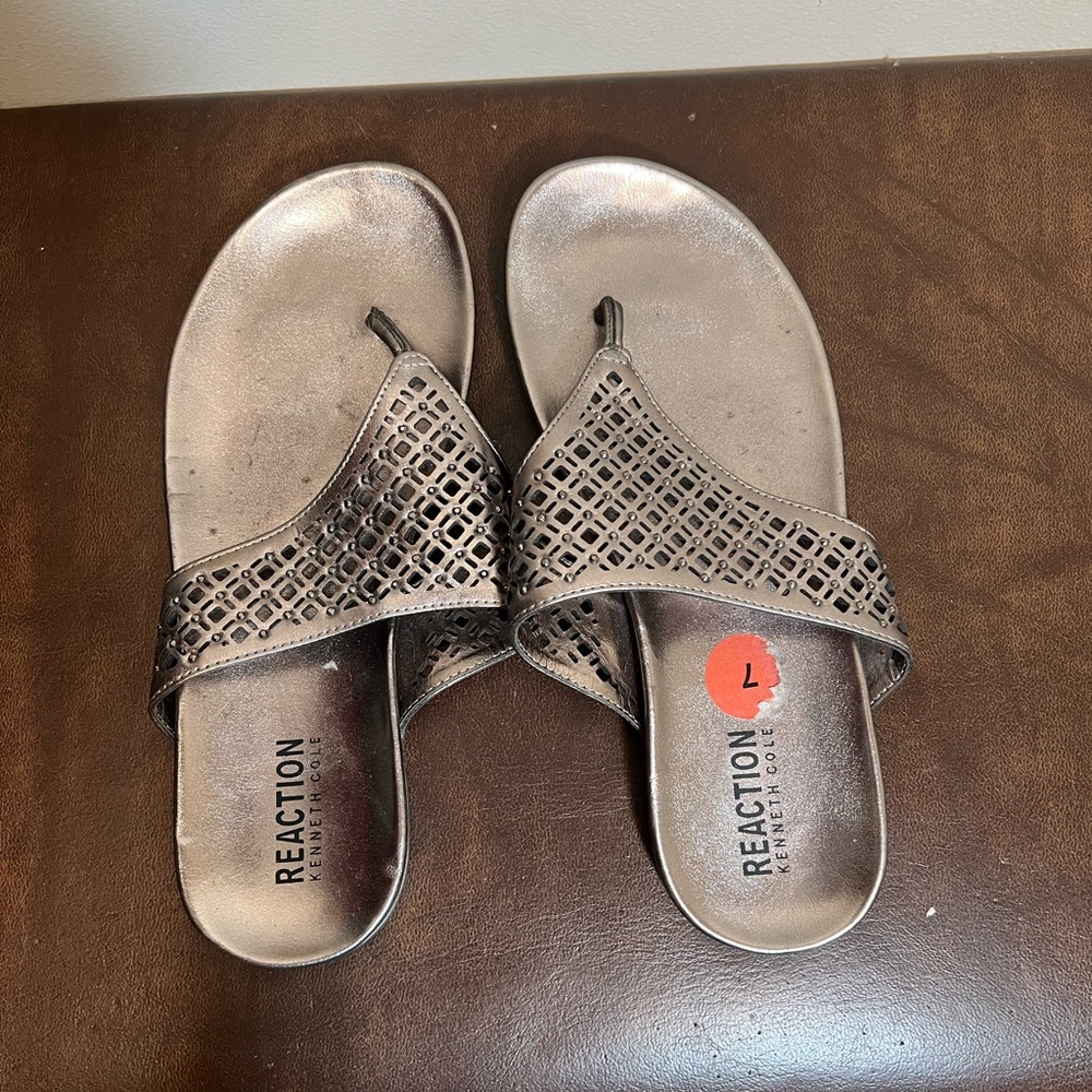 Kenneth Cole reaction sandals